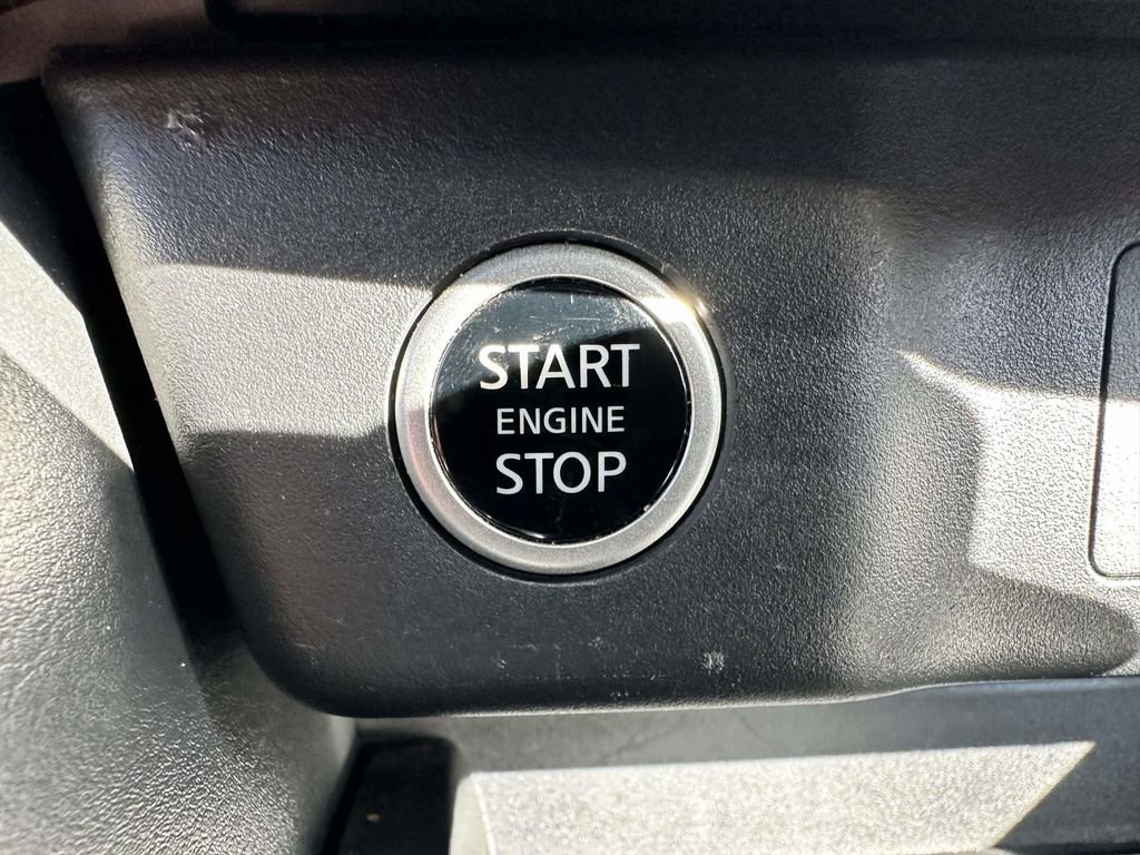 Used 2022 Nissan Rogue S AWD/4WD image 23