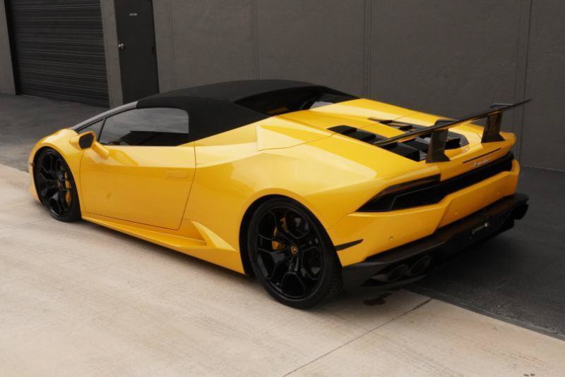 Used 2016 Lamborghini Huracan LP 610-4 AWD/4WD image 3