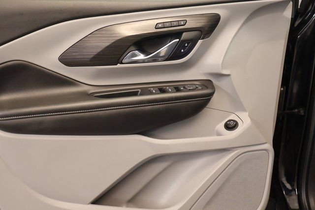 Used 2023 GMC Terrain SLT image 11