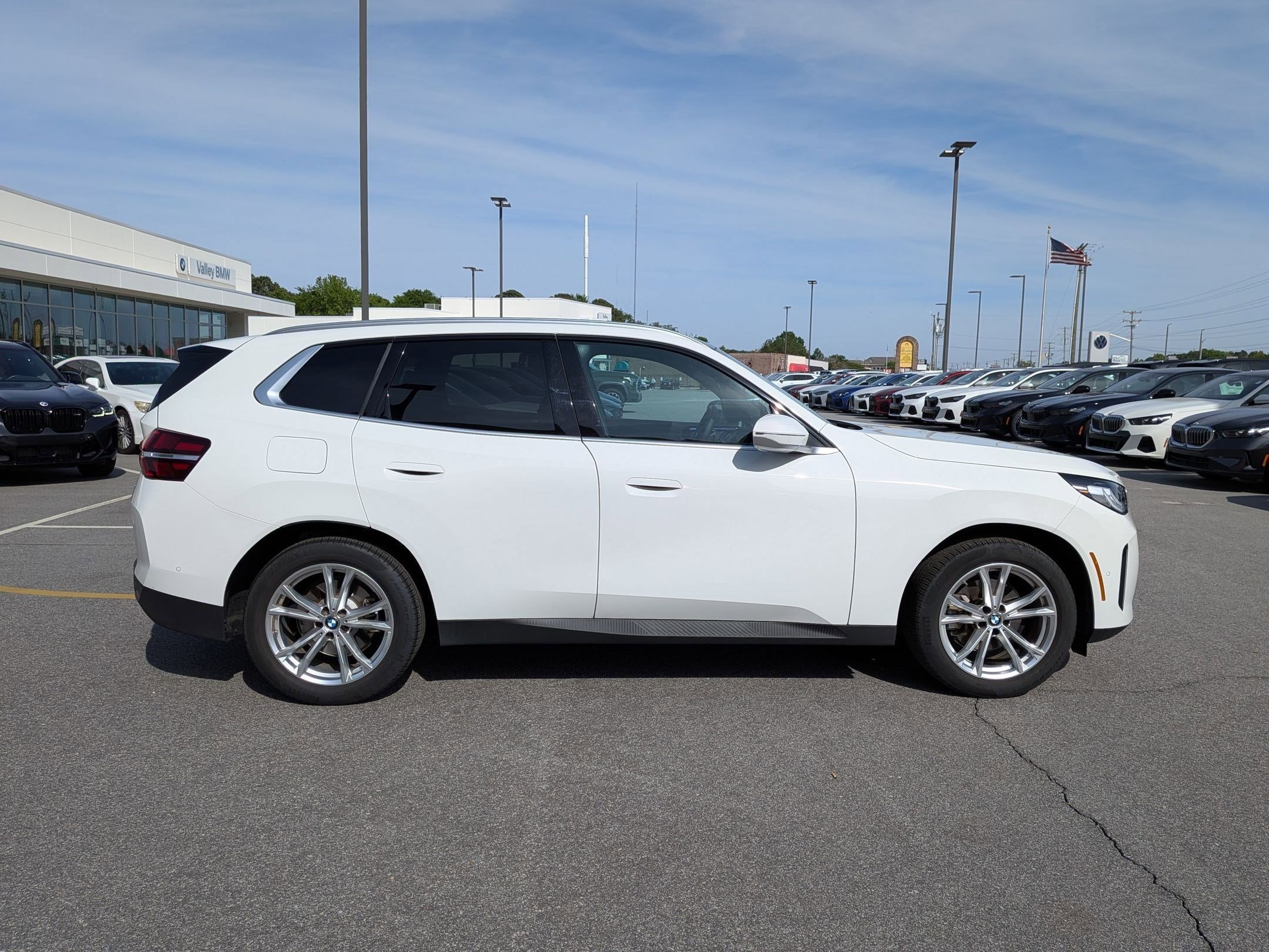 Used 2025 BMW X3 xDrive30i w/ Convenience Package AWD/4WD image 2
