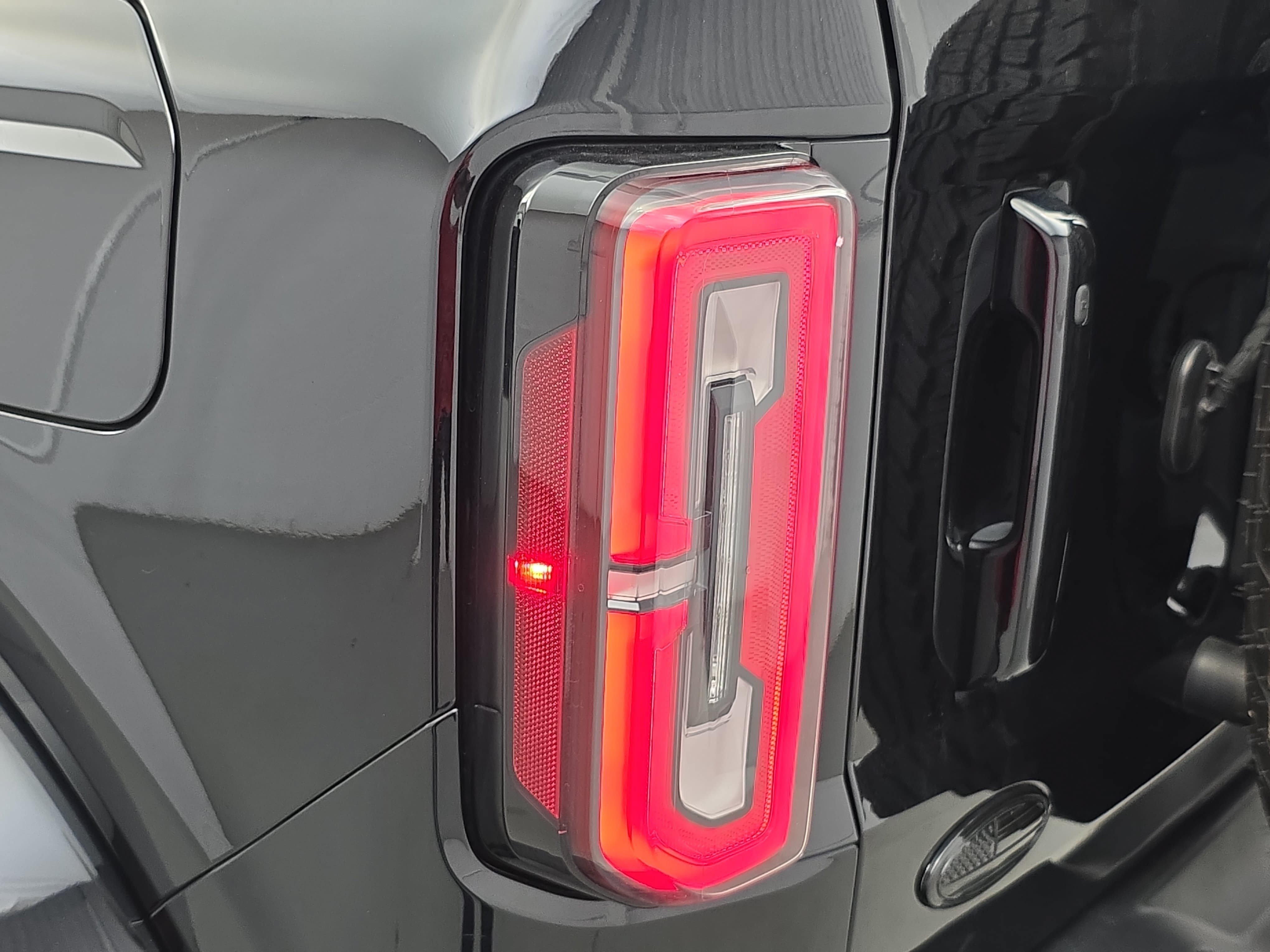Used 2024 Ford Bronco Outer Banks AWD/4WD image 32