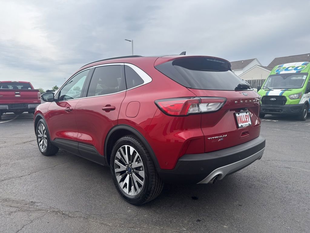 Used 2020 Ford Escape Titanium w/ Titanium Premium Package 2.0 FWD image 10
