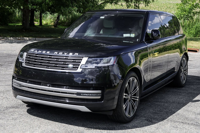 Used 2025 Land Rover Range Rover Long Wheelbase SE AWD/4WD image 14