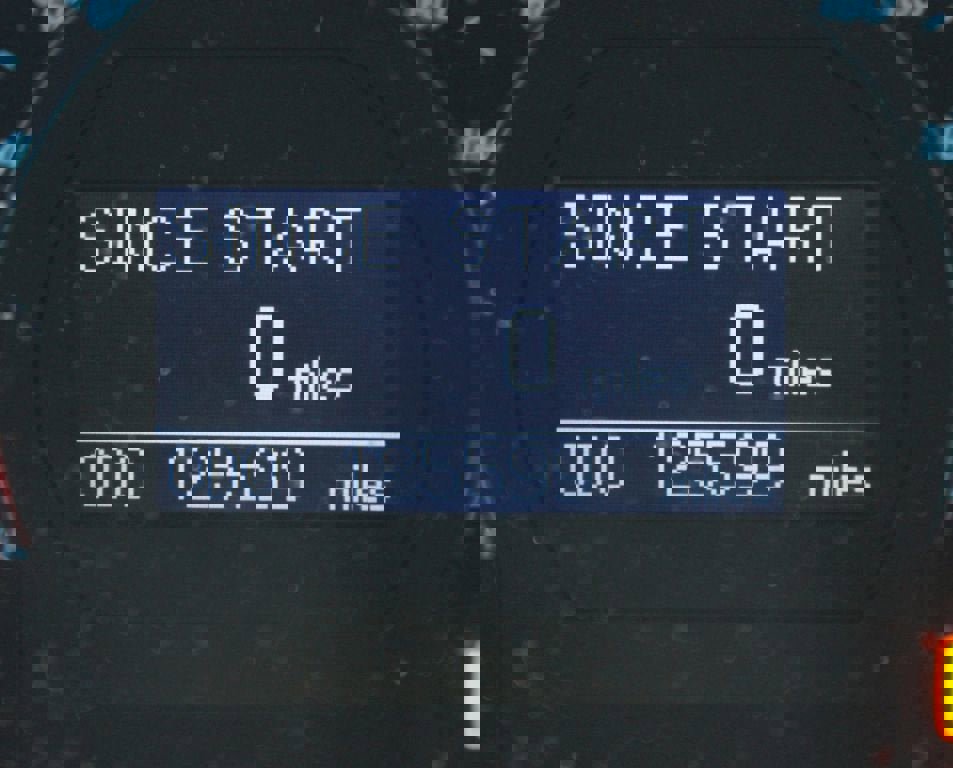 Used 2011 Toyota Camry XLE image 4