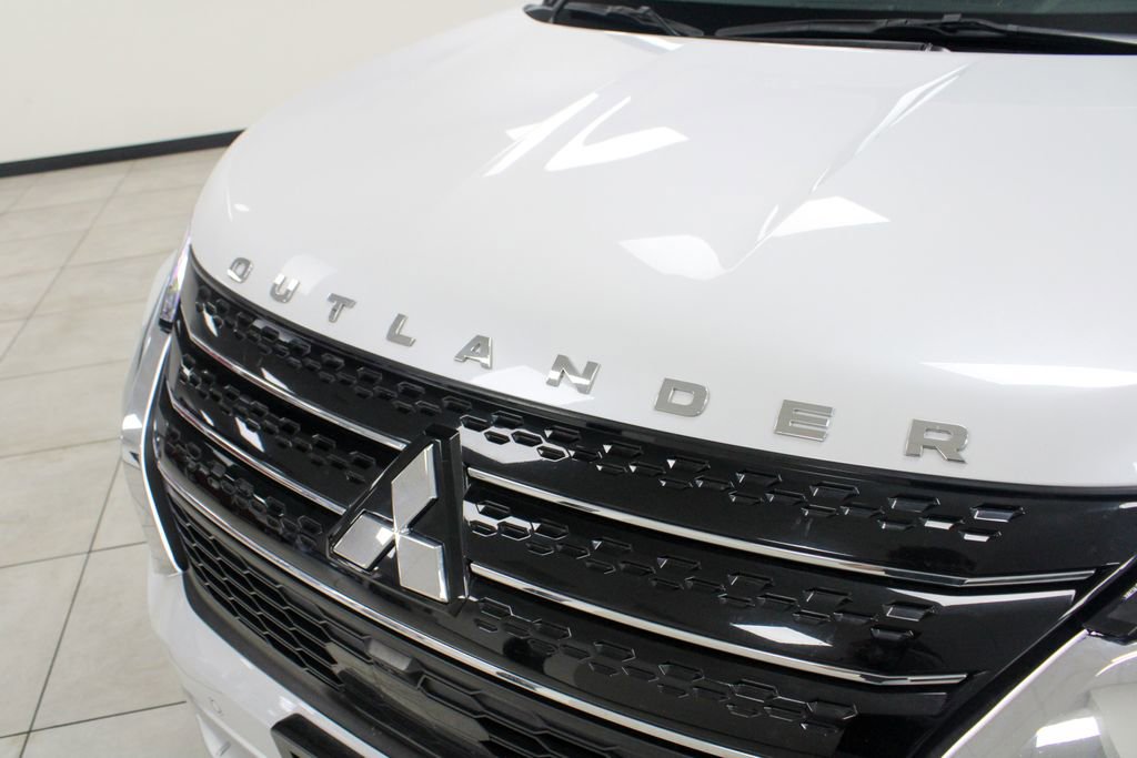 Used 2024 Mitsubishi Outlander SEL image 8