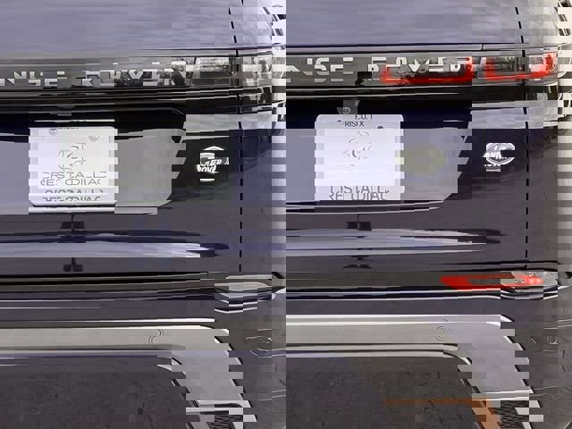 Used 2022 Land Rover Range Rover Evoque R-Dynamic S image 4