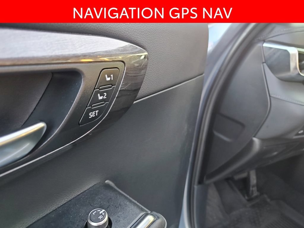 Used 2021 Toyota Highlander Limited AWD/4WD image 7