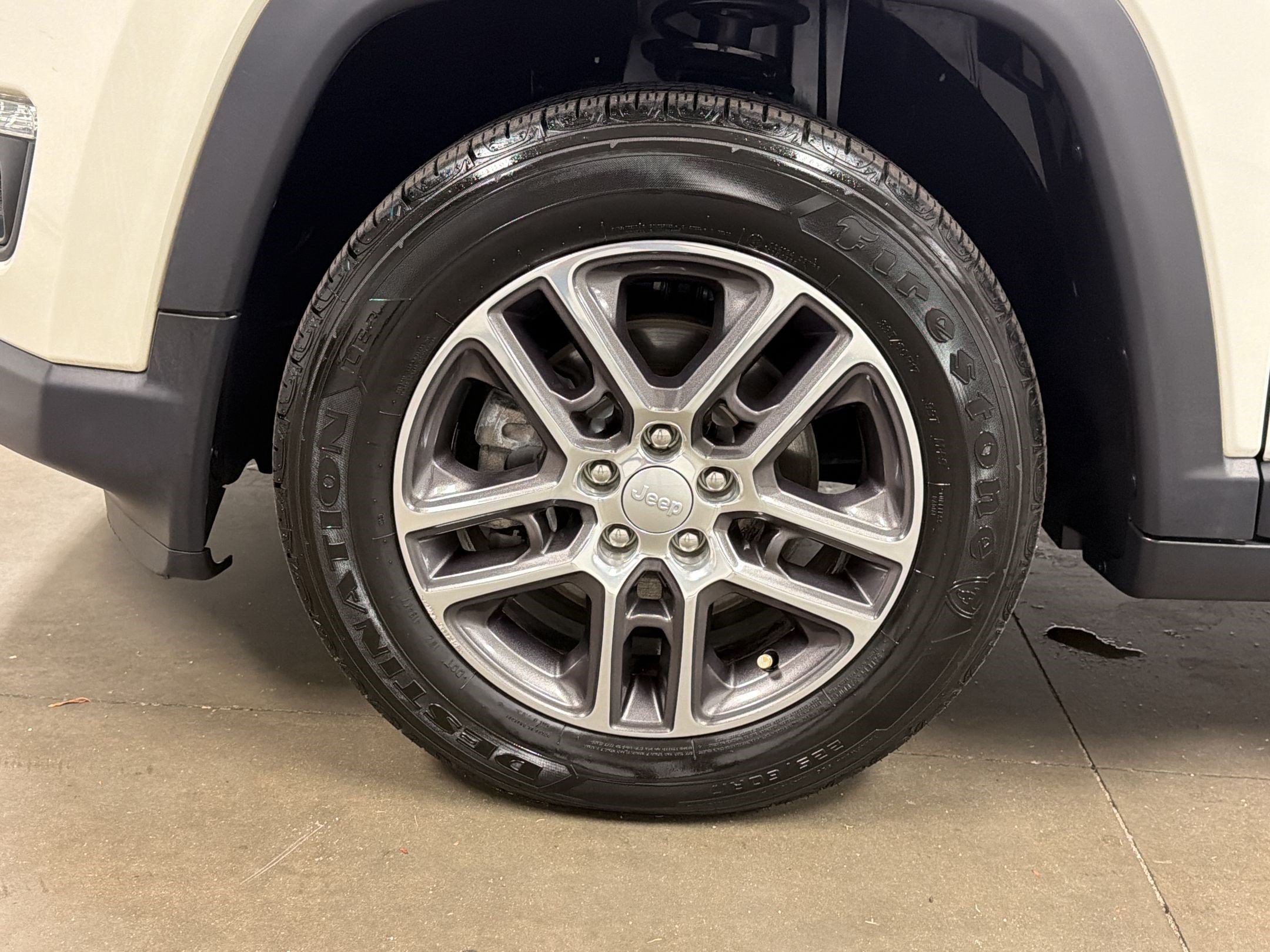 Used 2020 Jeep Compass Latitude FWD image 12