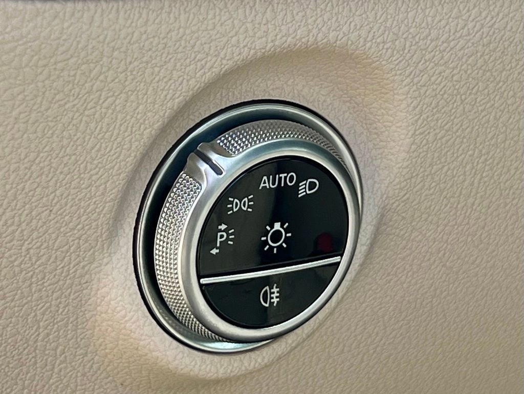 Certified 2022 Mercedes-Benz C 300 4MATIC Sedan image 30