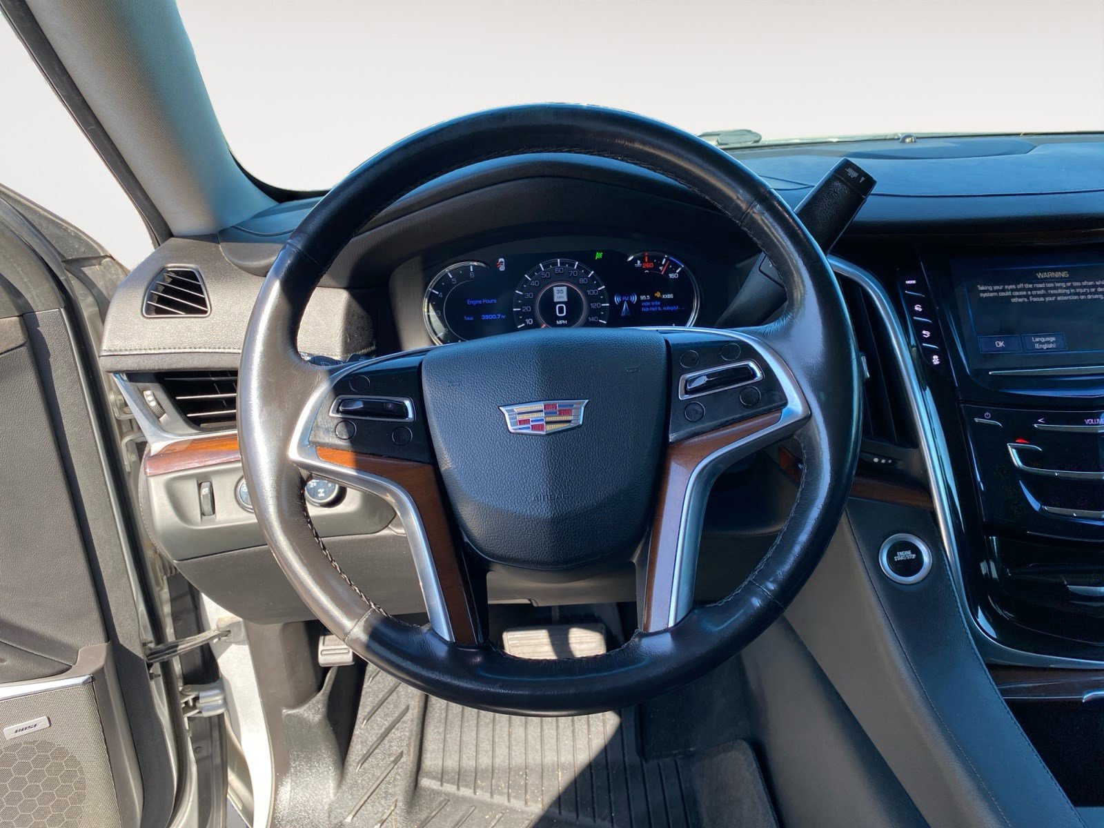Used 2018 Cadillac Escalade 4WD image 15