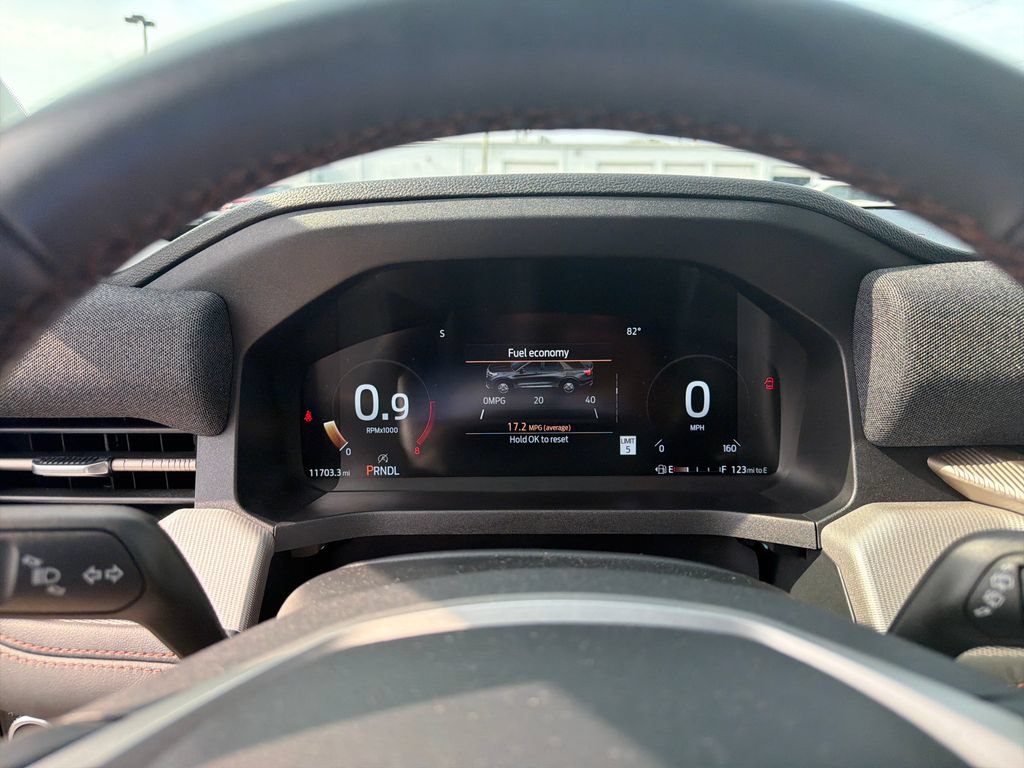 Used 2025 Ford Explorer Active AWD/4WD image 19