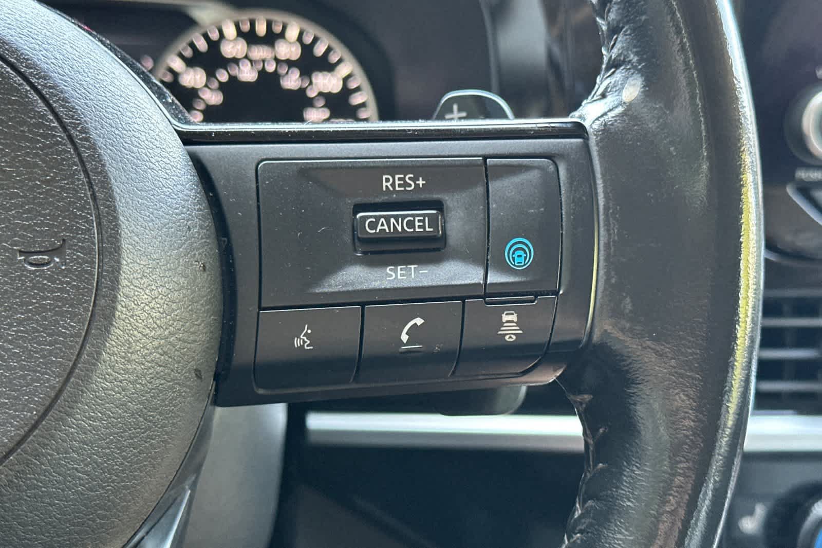 Certified 2022 Nissan Pathfinder SV FWD image 30