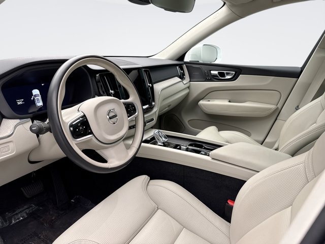 Used 2022 Volvo XC60 B5 Inscription w/ Advanced Package AWD/4WD image 10