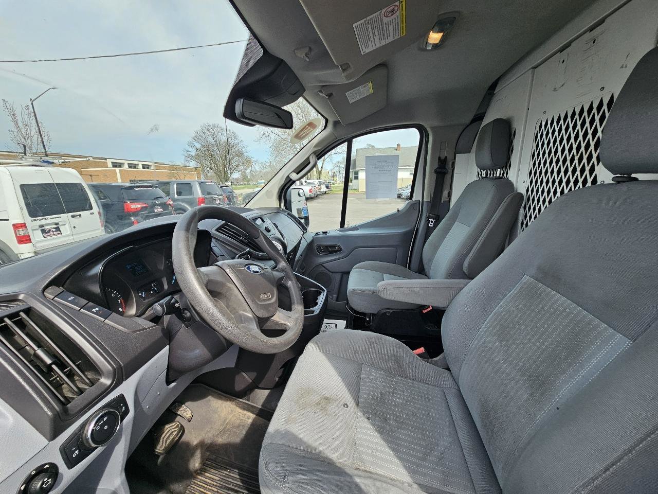 Used 2015 Ford Transit 250 130 Low Roof RWD image 22