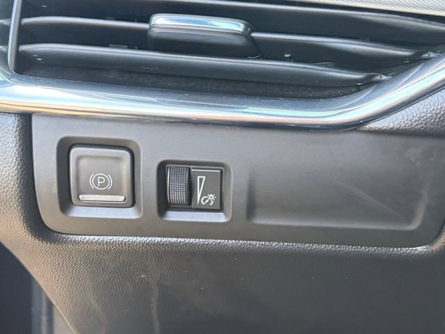 Used 2023 Cadillac XT4 Premium Luxury FWD image 5