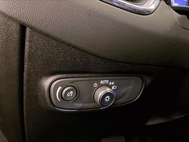 Used 2019 Chevrolet Equinox LT FWD image 30