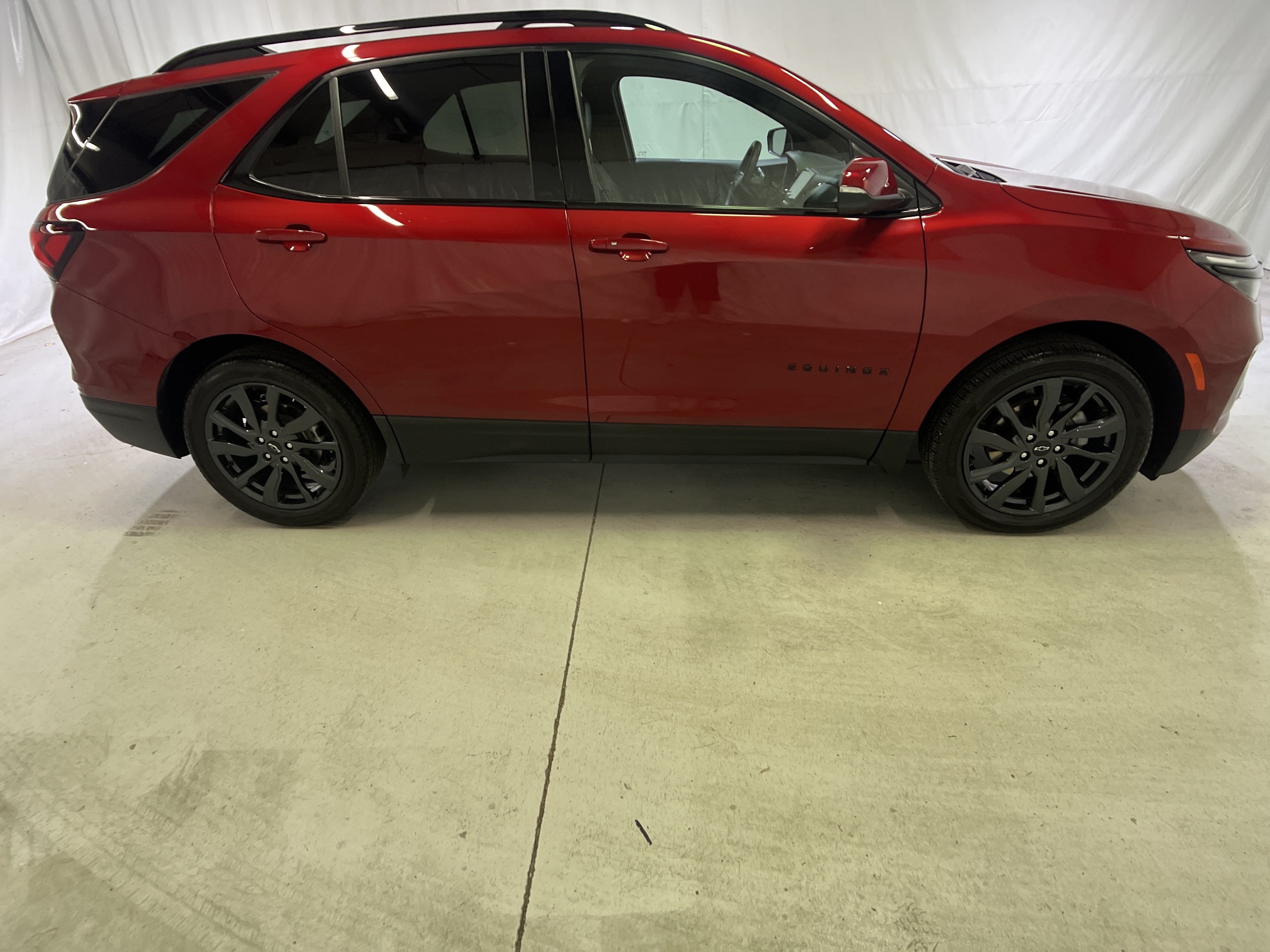 Certified 2024 Chevrolet Equinox RS w/ RS Leather Package AWD/4WD image 12
