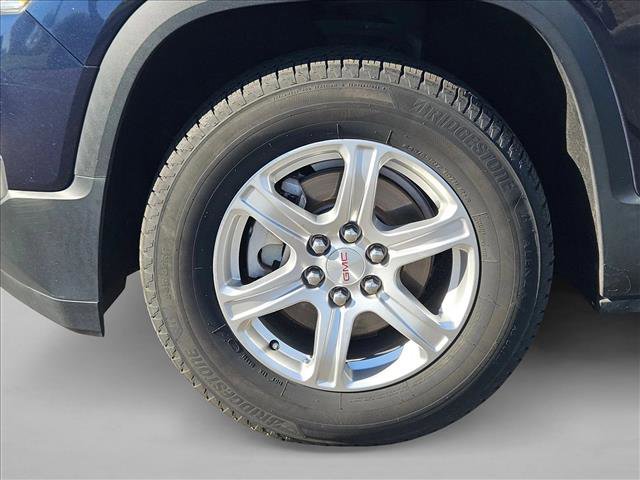 Used 2017 GMC Acadia SLE image 4