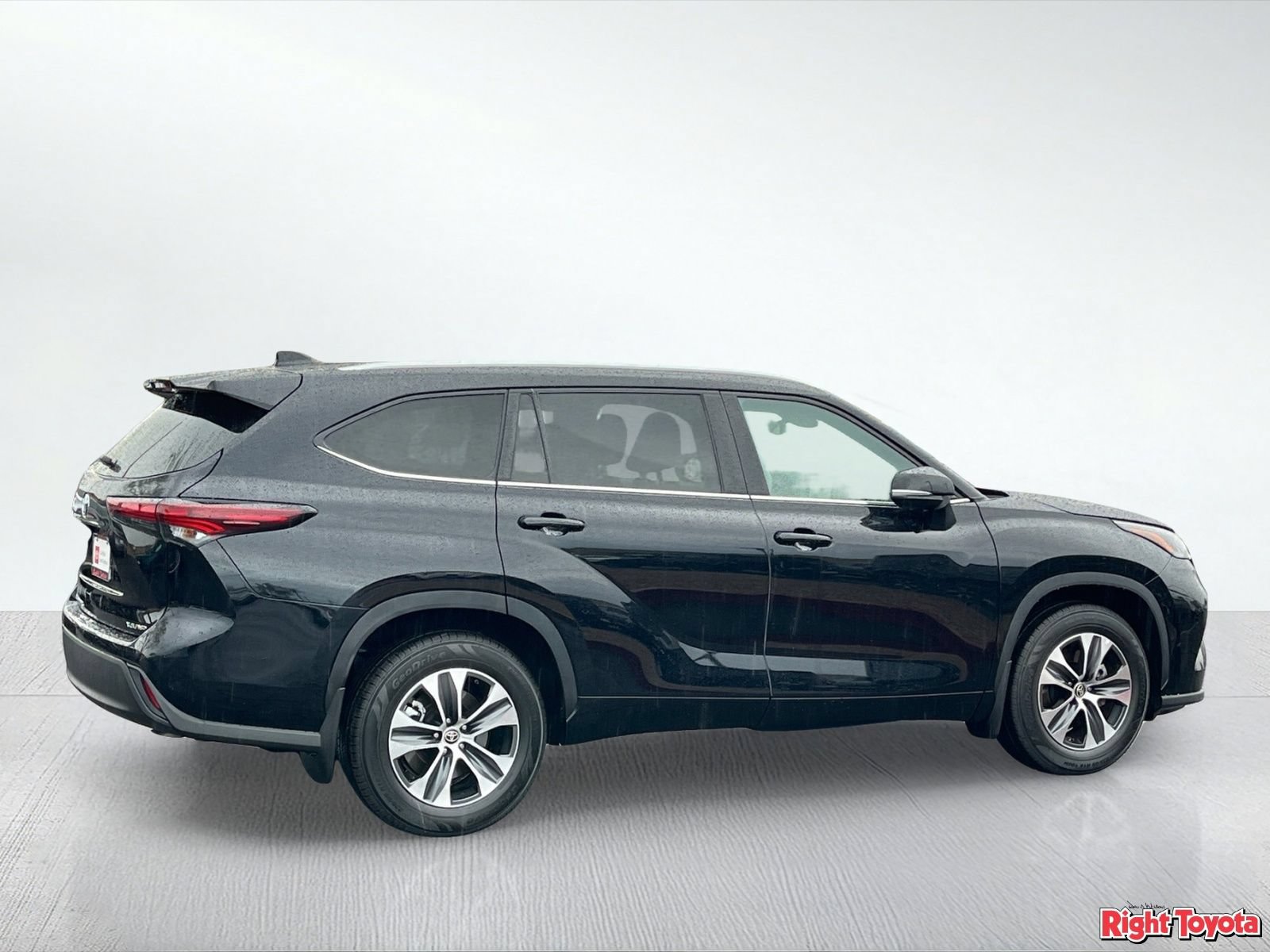 Certified 2024 Toyota Highlander XLE AWD/4WD image 7