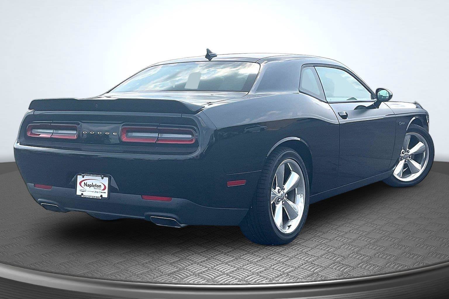 Used 2015 Dodge Challenger R/T Plus RWD image 2