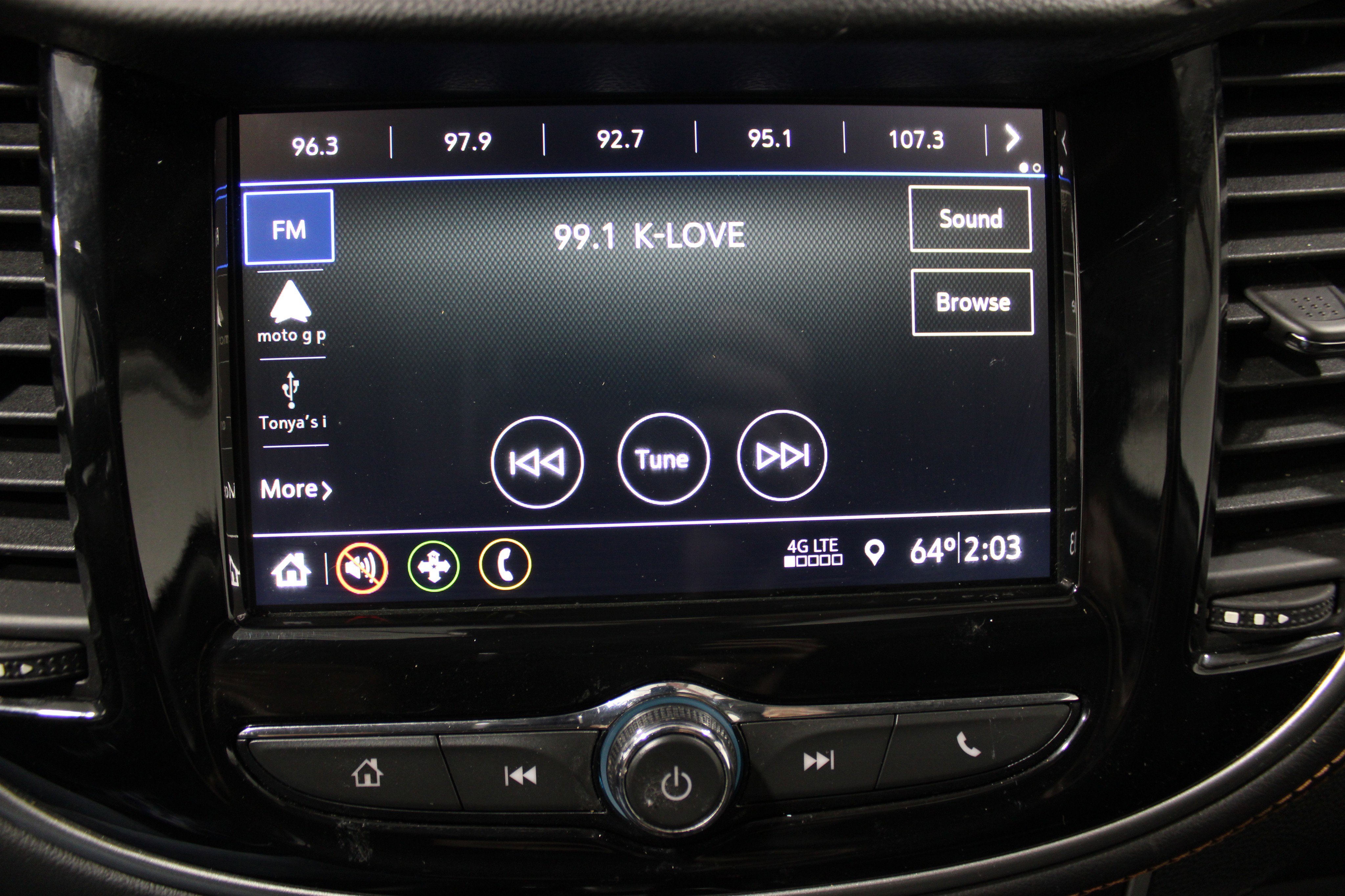 Used 2019 Chevrolet Trax LT w/ LT Convenience Package FWD image 12