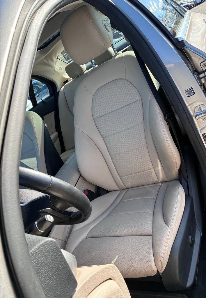 Used 2019 Mercedes-Benz C 300 4MATIC Sedan image 21
