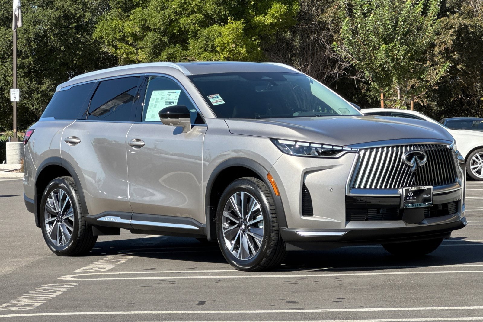 New 2026 INFINITI QX60 Luxe w/ Cargo Package image 7