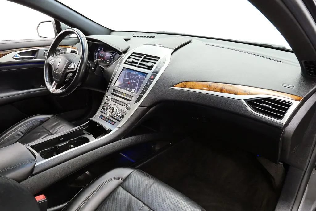 Used 2020 Lincoln MKZ Reserve w/ Elements Package FWD image 17