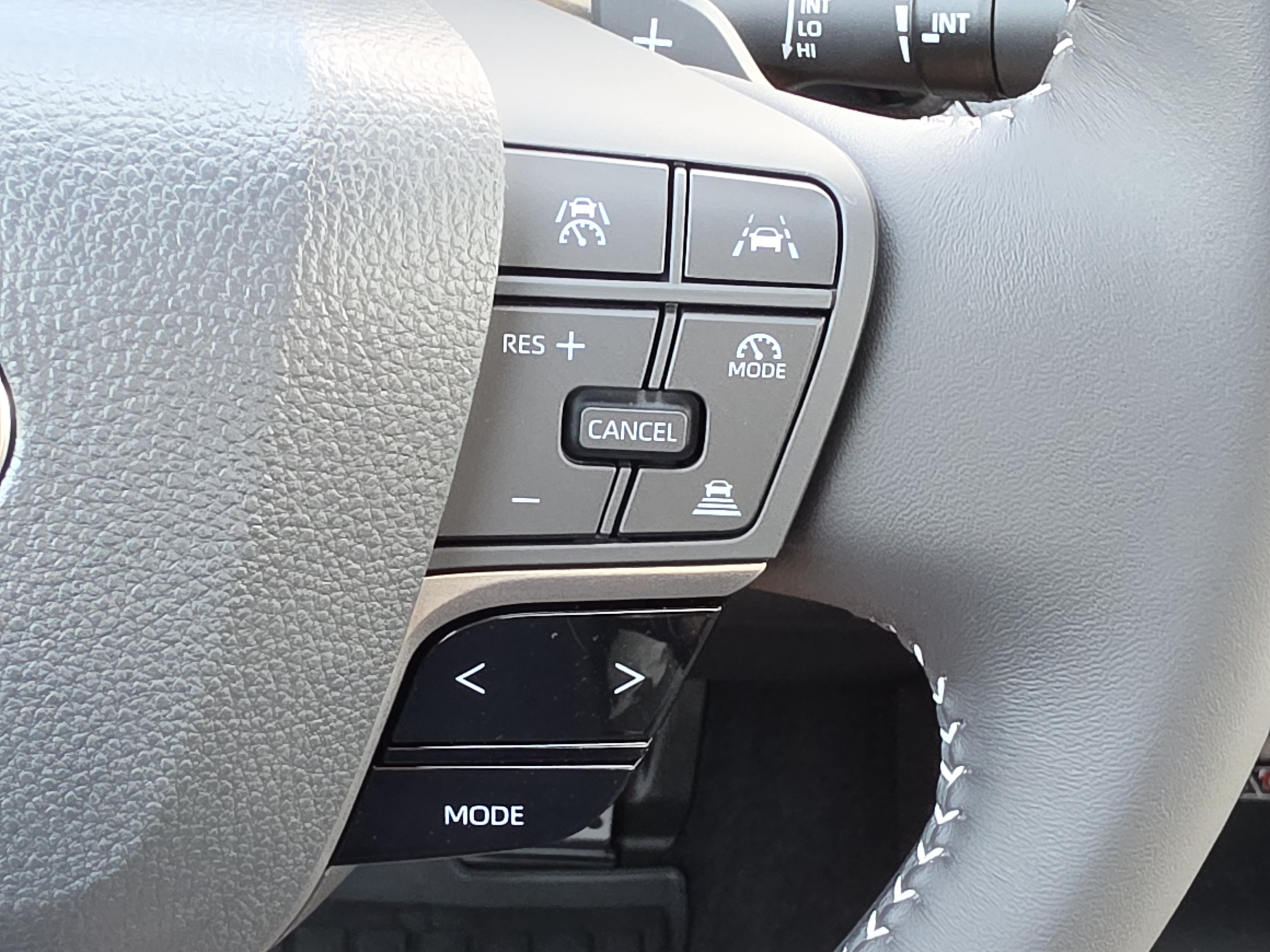 Used 2026 Toyota Camry SE w/ Convenience Package FWD image 17