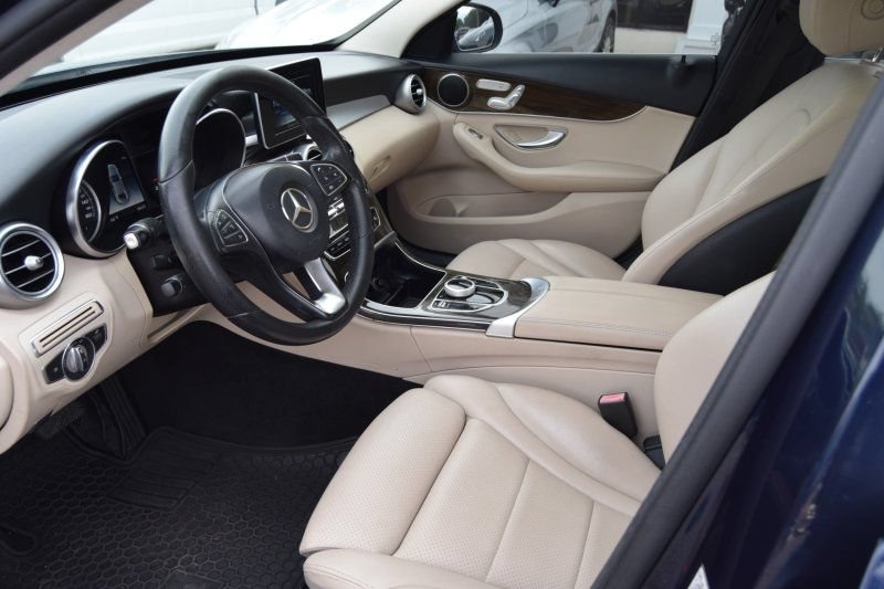 Used 2018 Mercedes-Benz C 300 Sedan w/ Premium Package image 17