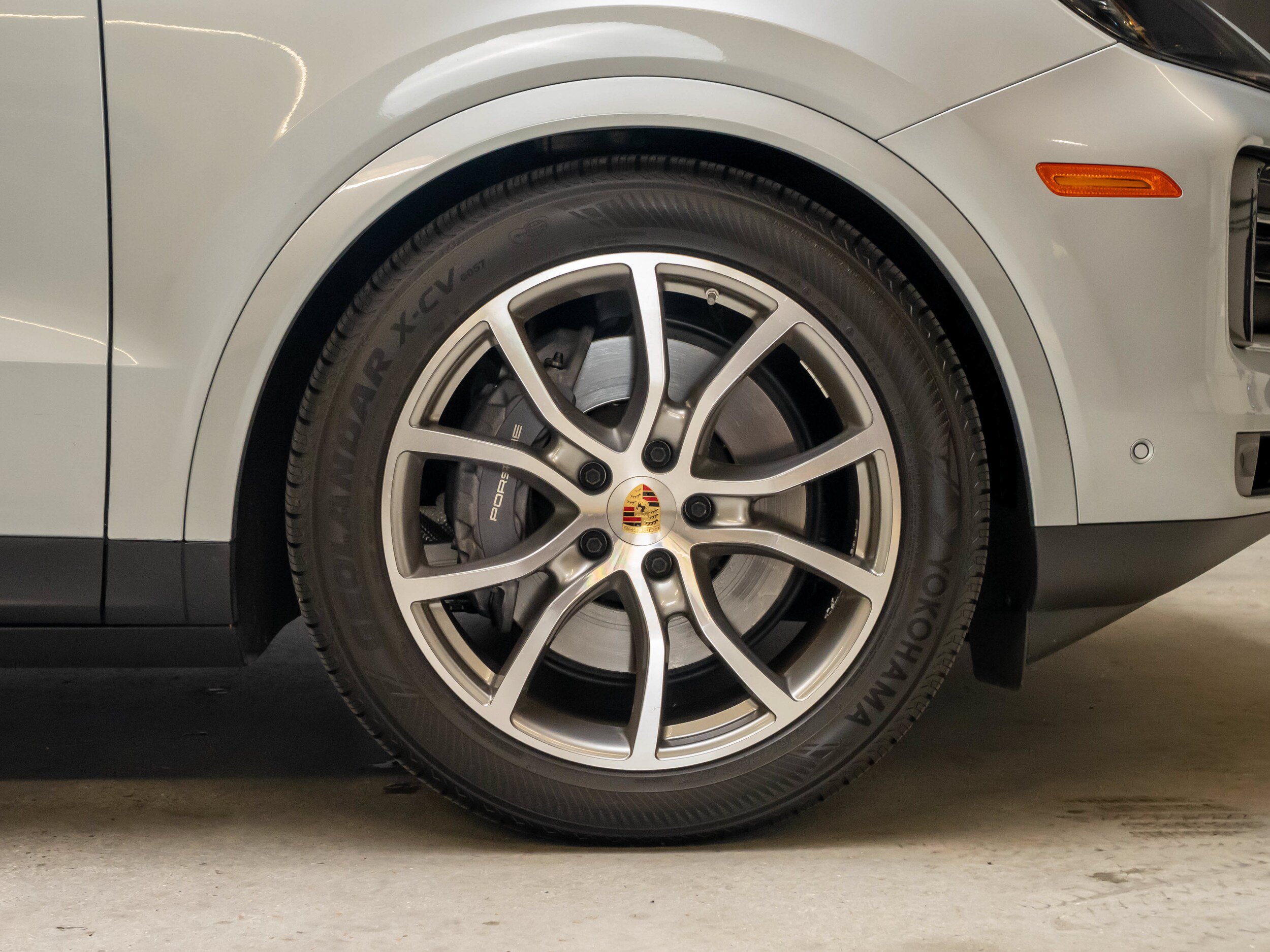 Certified 2024 Porsche Cayenne Coupe AWD/4WD image 13