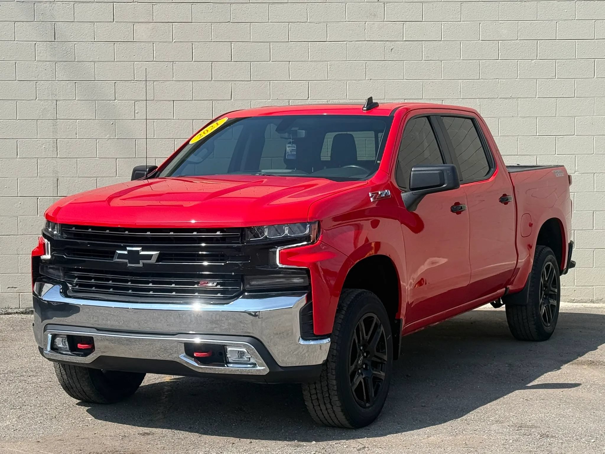 Used 2021 Chevrolet Silverado 1500 LT Trail Boss w/ Convenience Package II AWD/4WD image 1