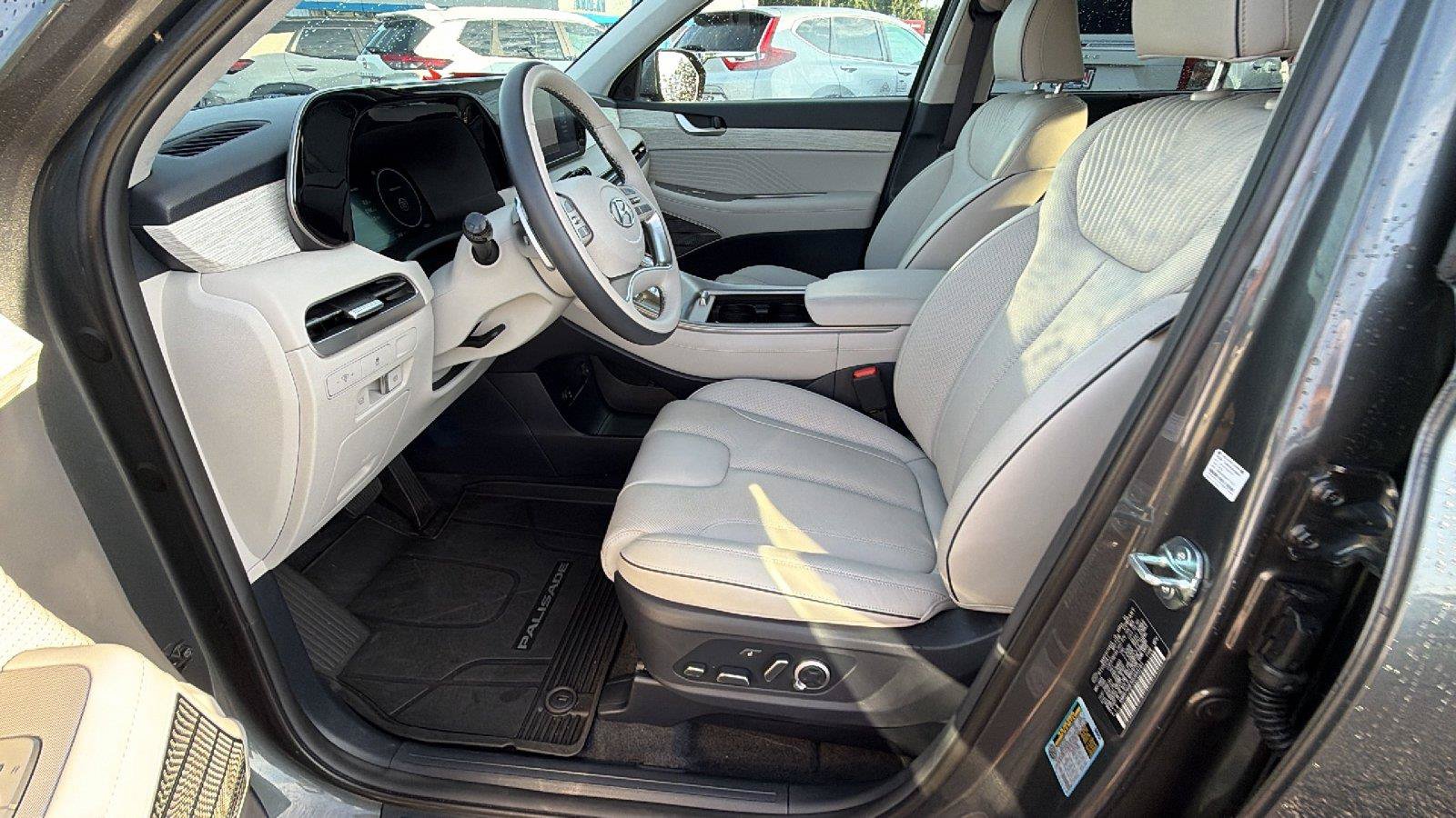 Used 2025 Hyundai Palisade Calligraphy FWD image 16