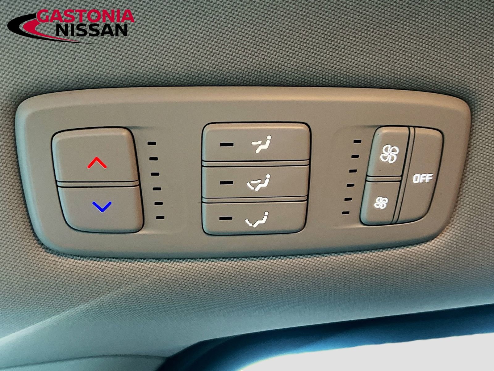 Used 2024 Kia Carnival LX image 34