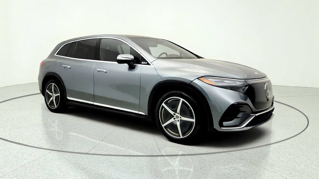 Used 2023 Mercedes-Benz EQS 580 4MATIC SUV image 3
