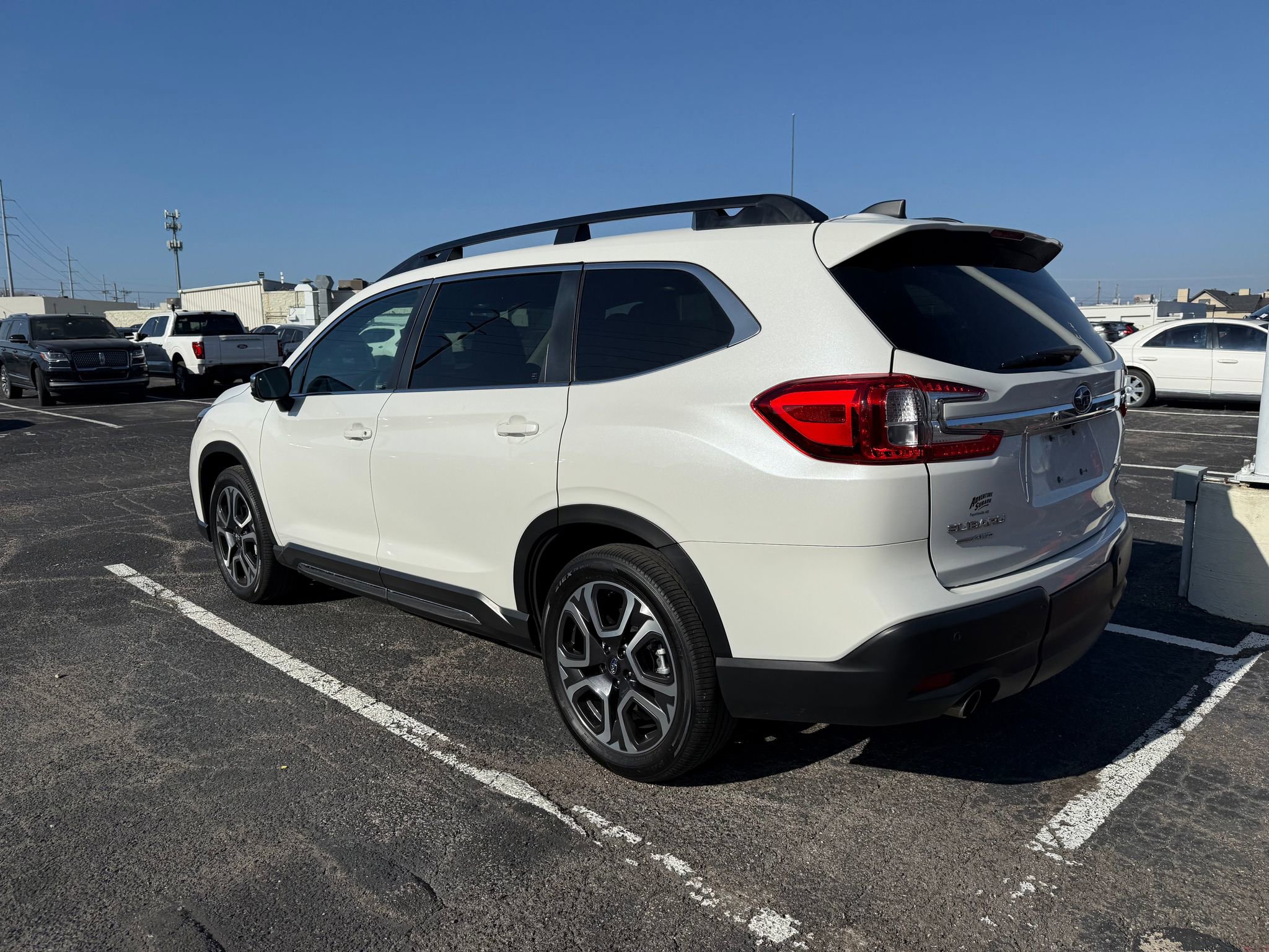 Used 2023 Subaru Ascent Limited w/ Technology Package image 5