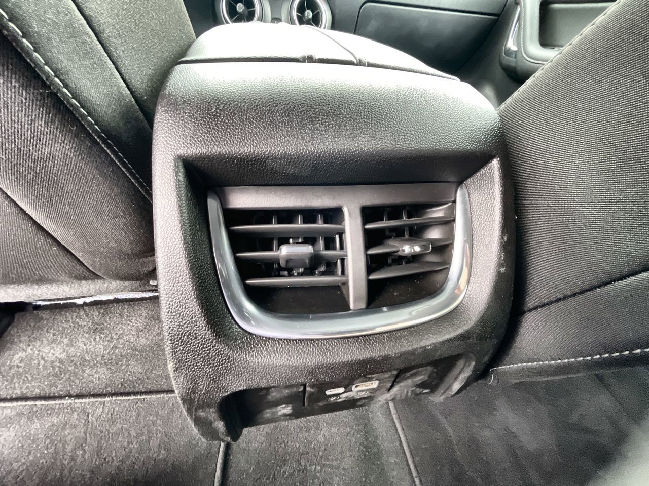 Used 2025 Chevrolet Blazer LT FWD image 21