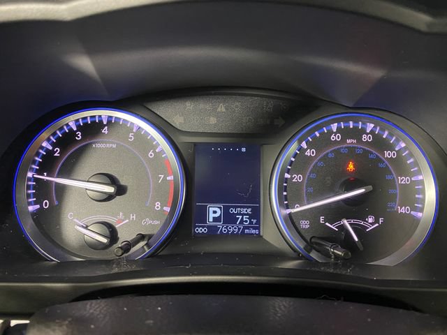 Used 2016 Toyota Highlander LE AWD/4WD image 16
