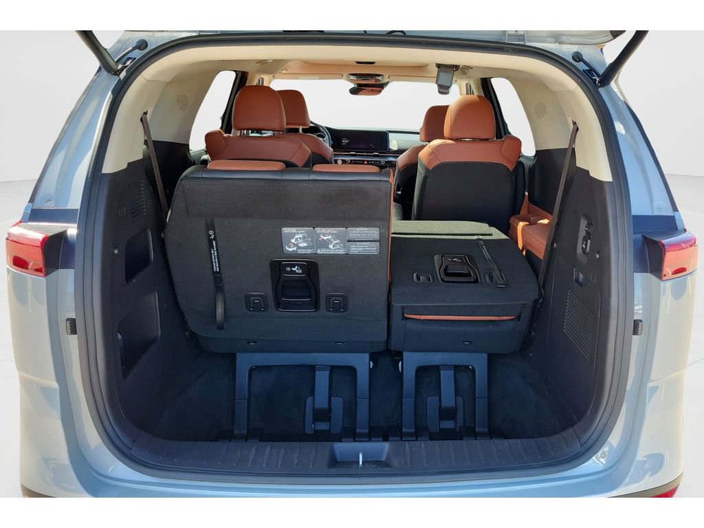 Used 2023 Kia Carnival SX Prestige image 12