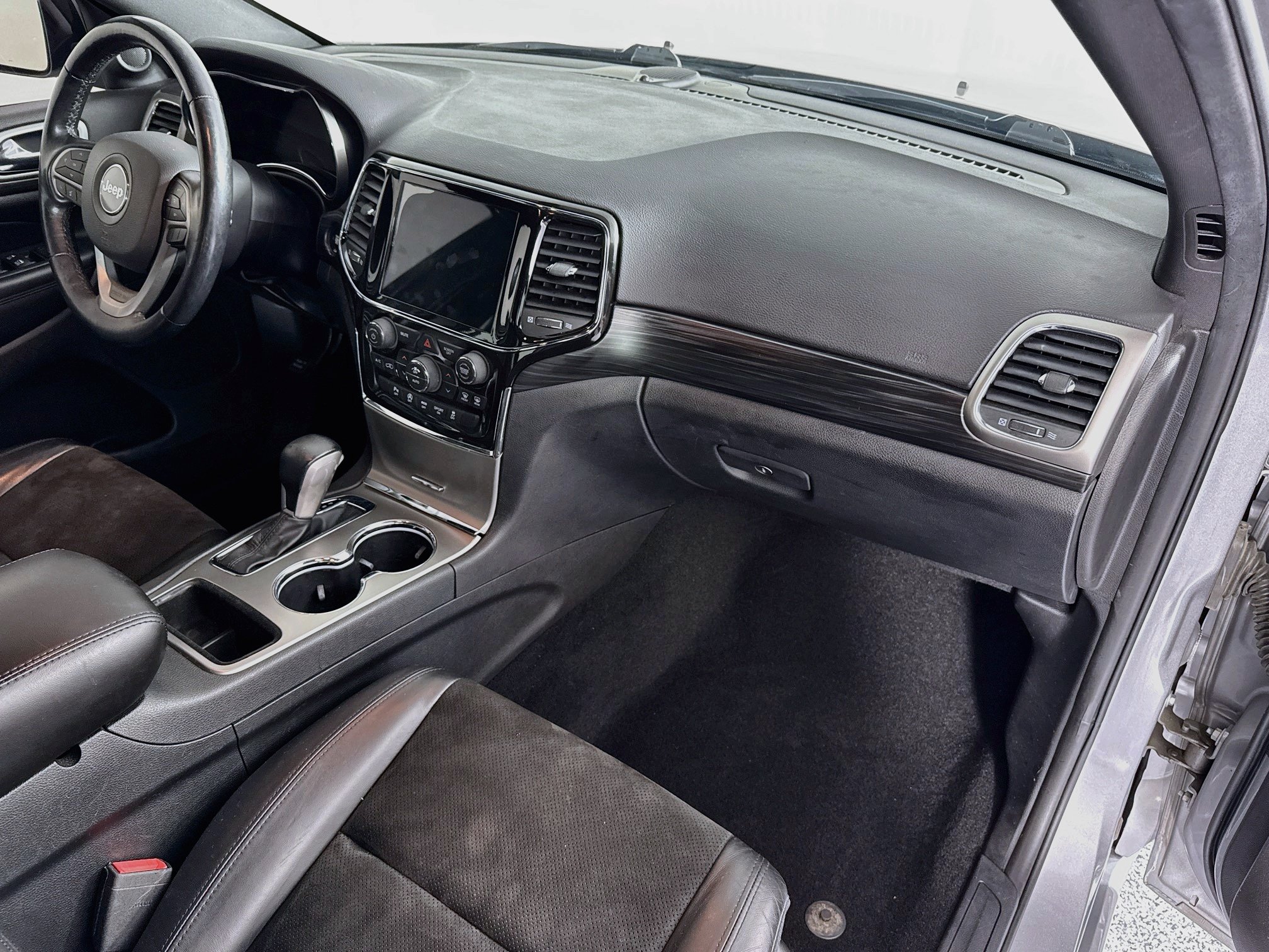 Used 2021 Jeep Grand Cherokee Laredo X AWD/4WD image 29