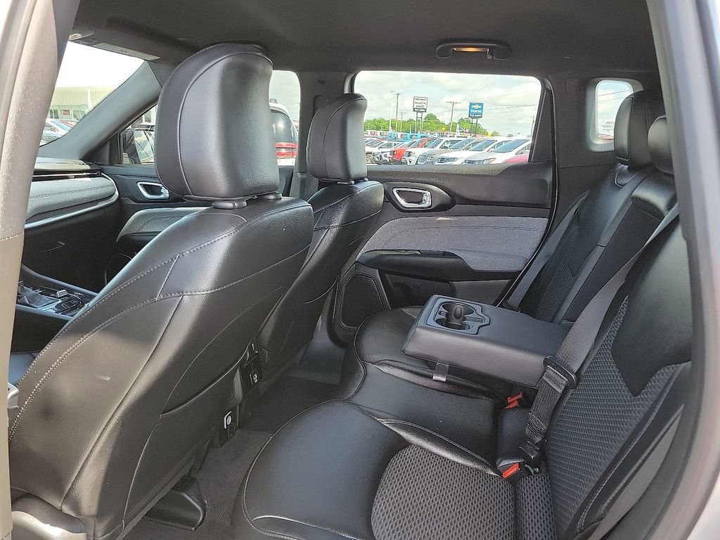 Used 2024 Jeep Compass Latitude image 9