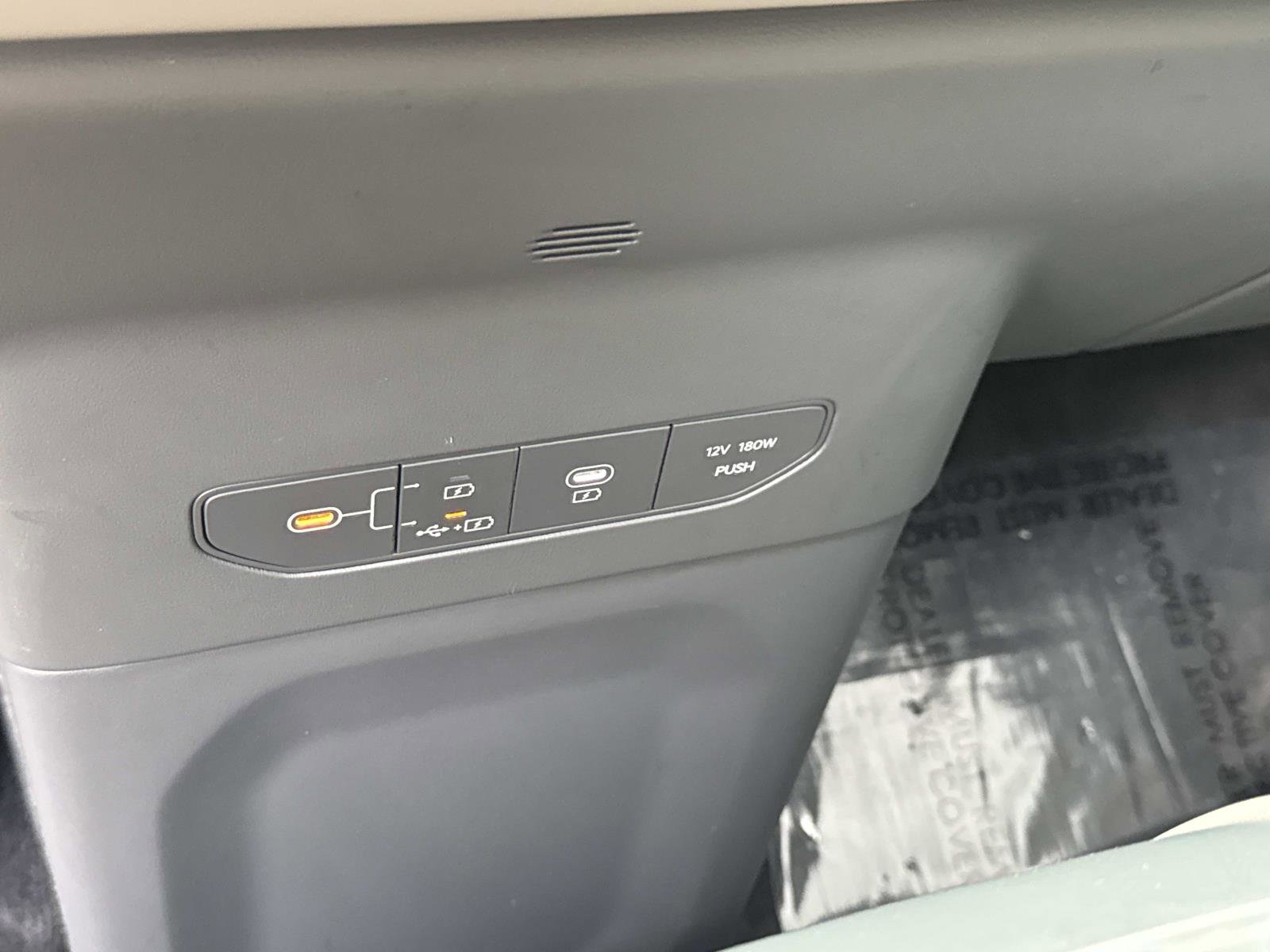 Used 2026 Kia EV9 Wind AWD/4WD image 25