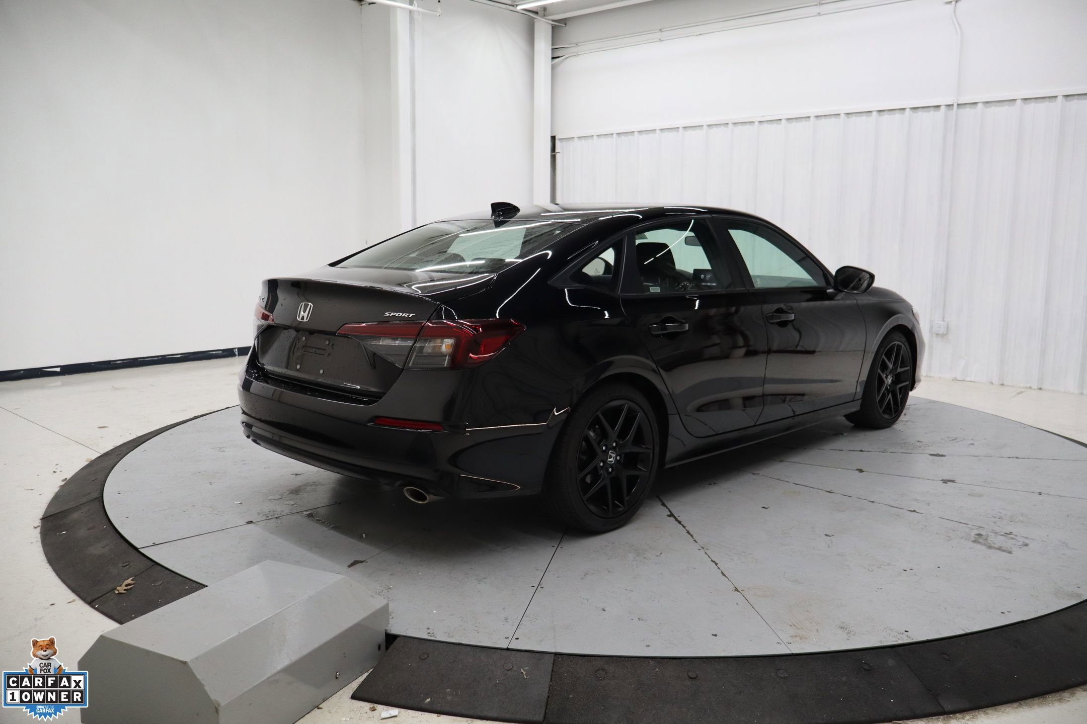 Used 2025 Honda Civic Sport image 4