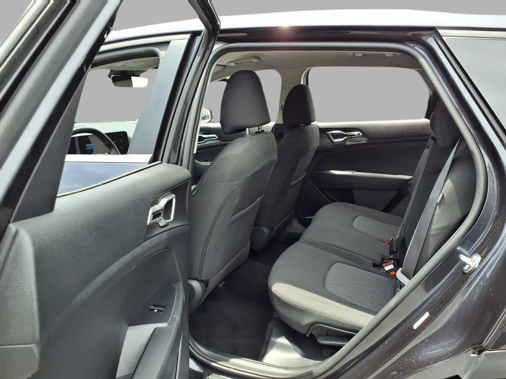 Used 2026 Kia Sportage LX FWD image 23