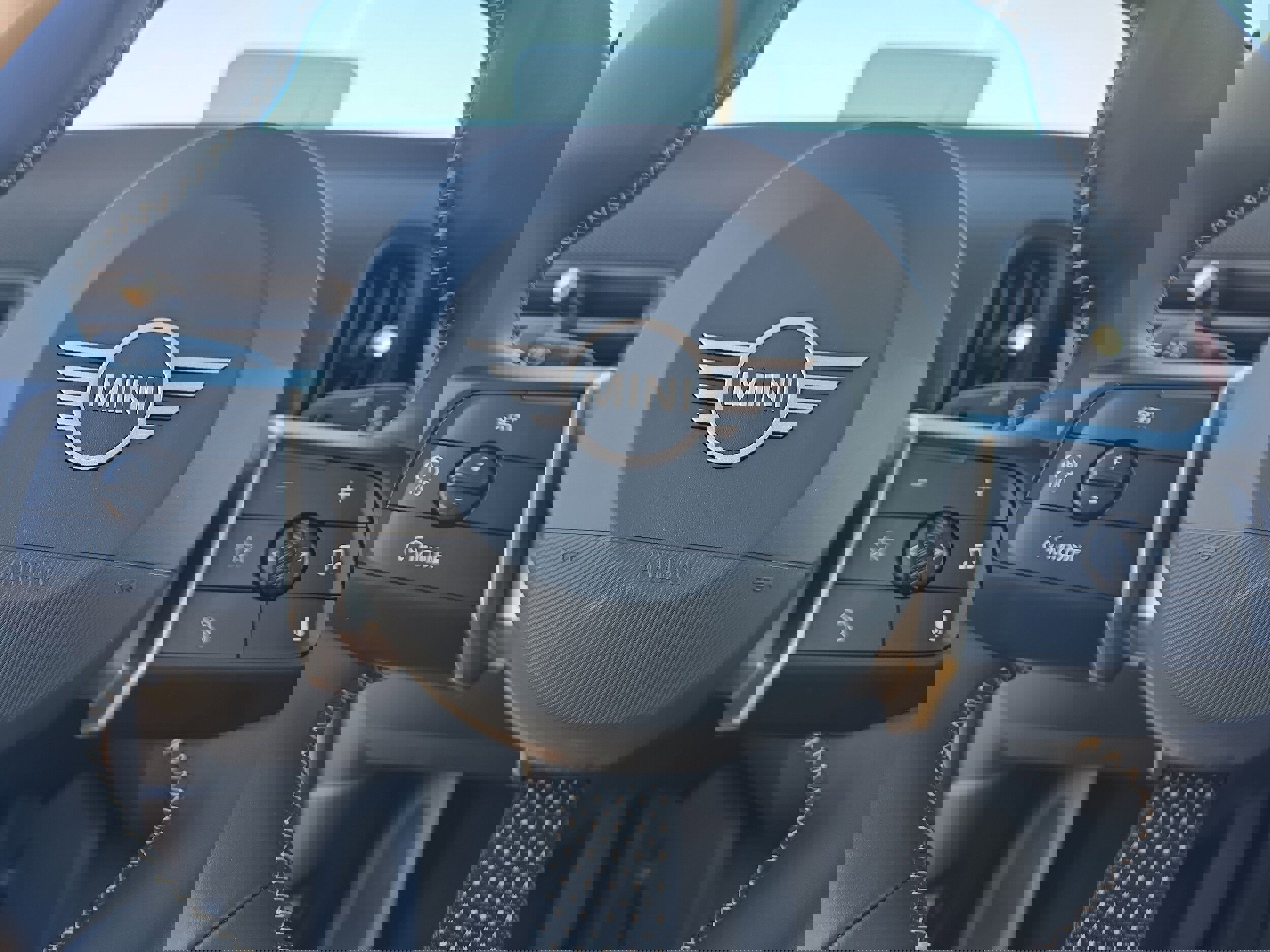 Certified 2025 MINI Cooper S image 19