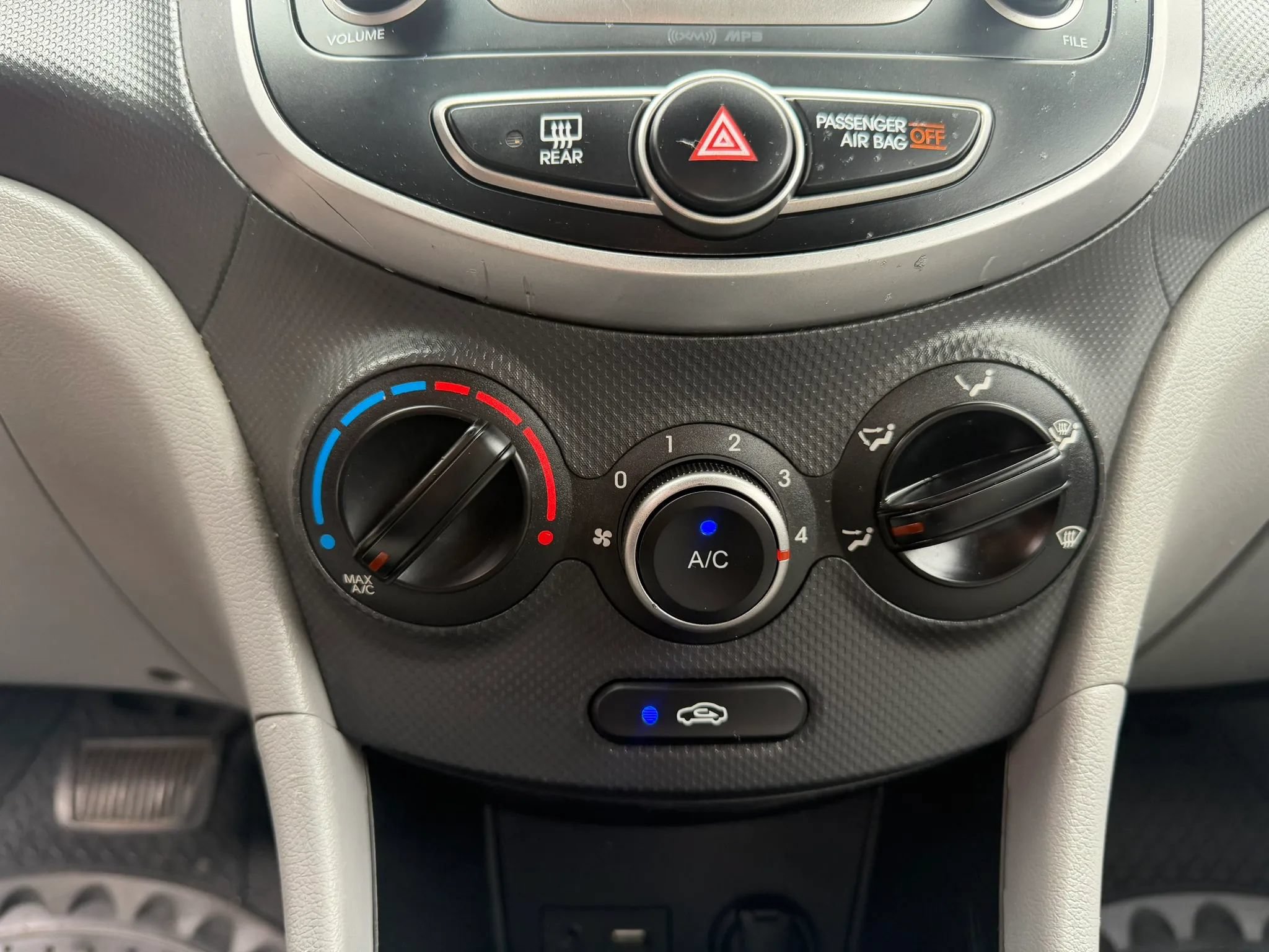 Used 2016 Hyundai Accent SE FWD image 19