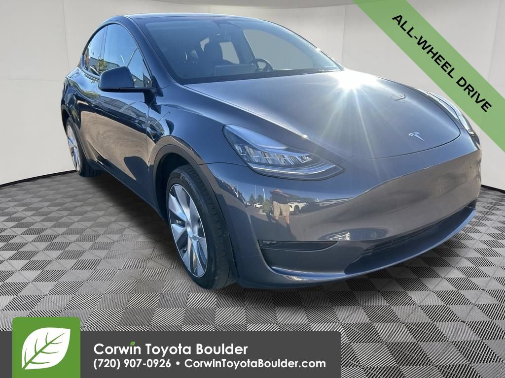 Used 2023 Tesla Model Y Long Range AWD/4WD image 1