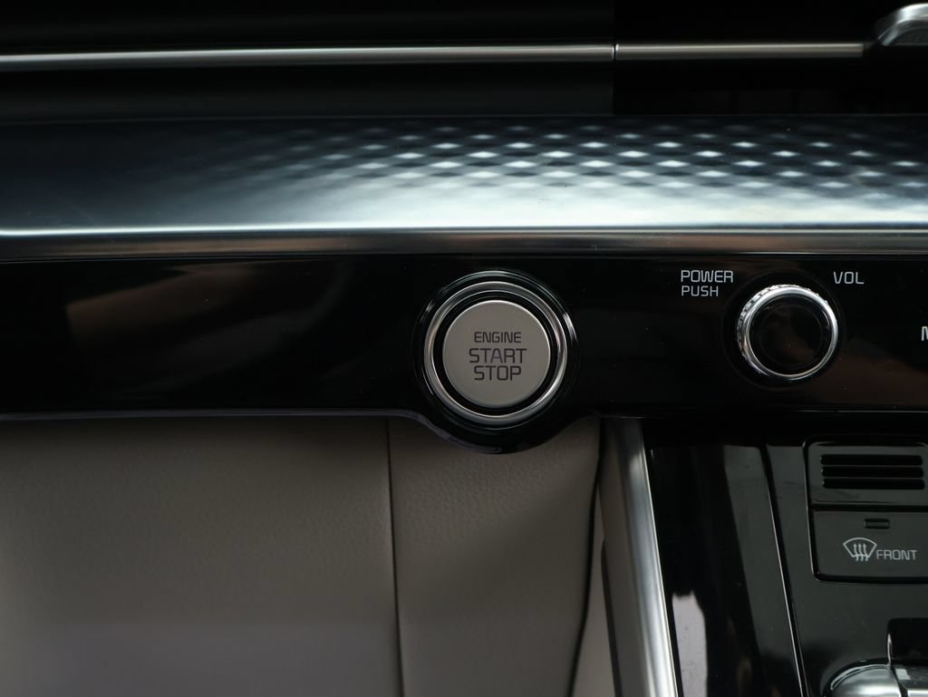 Certified 2024 Kia Carnival SX Prestige FWD image 32