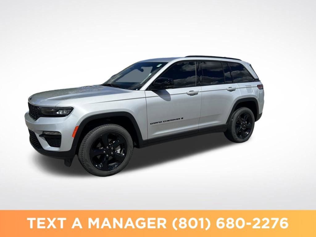 Used 2025 Jeep Grand Cherokee Limited w/ Black Appearance Package