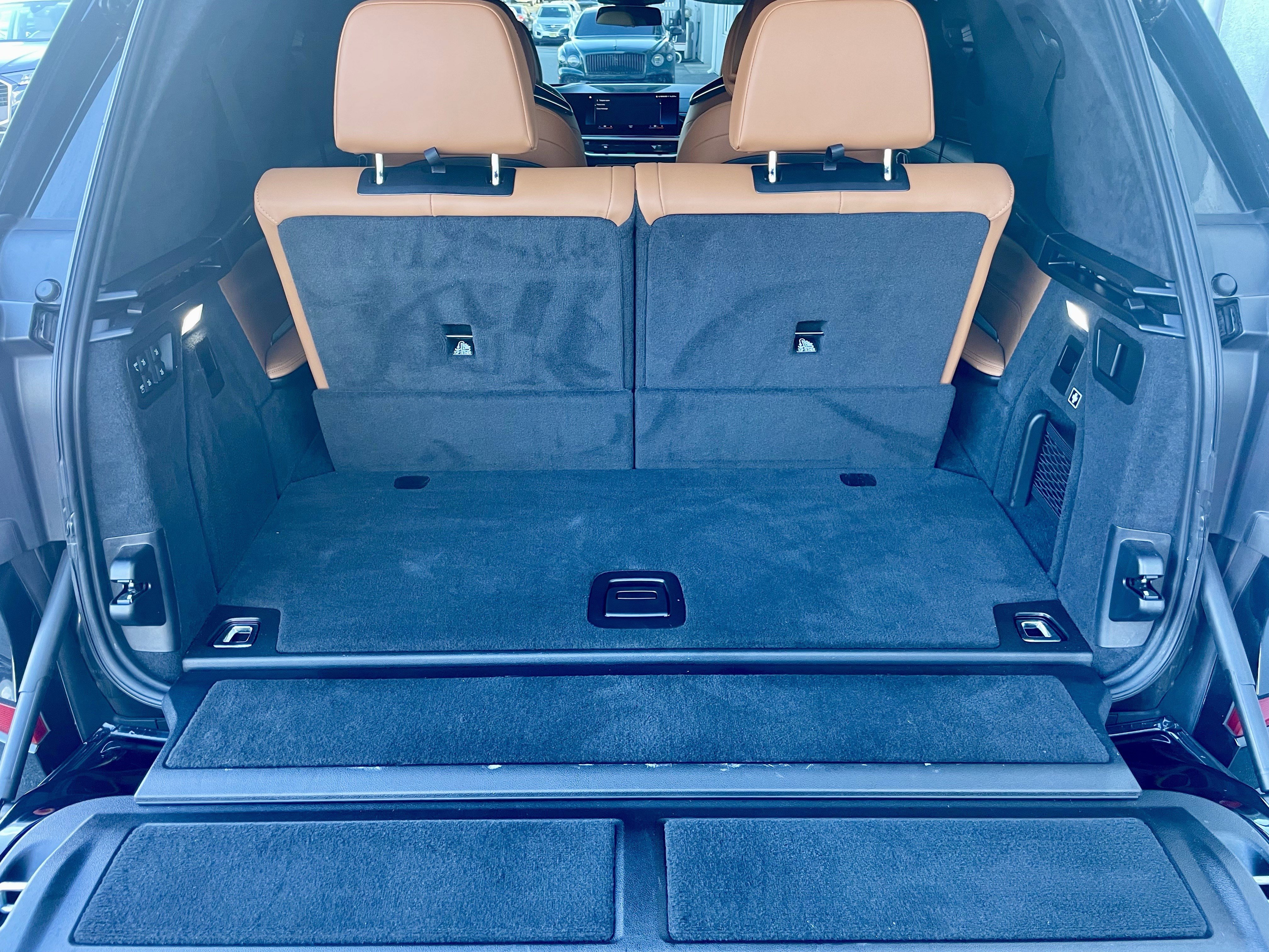 Used 2023 BMW X7 xDrive40i w/ M Sport Package image 40